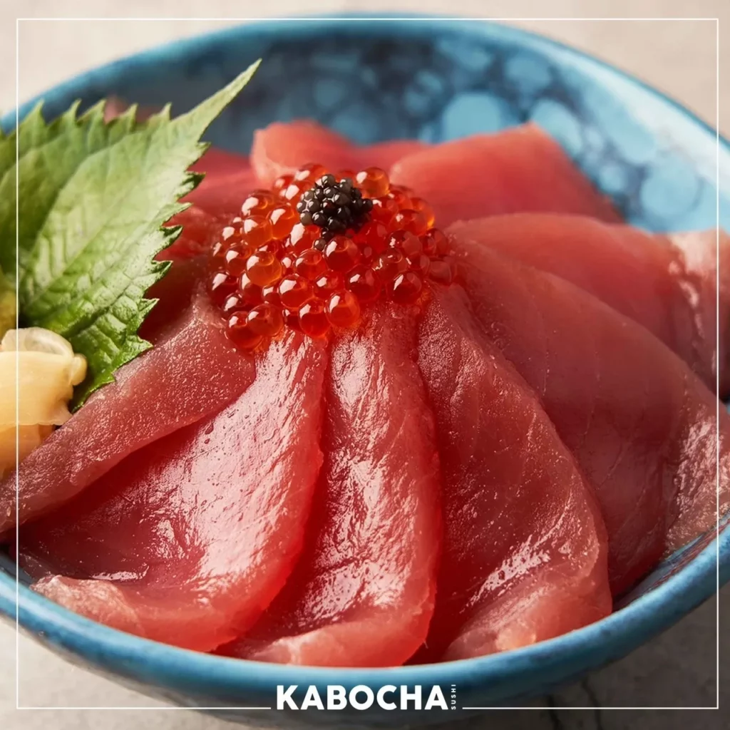 ร้านอาหารญี่ปุ่น คาโบฉะ ซูชิ เดลิเวอรี่ เท็กกะด้ง หรือ ข้าวหน้าเนื้อปลาทูน่า มากุโระ